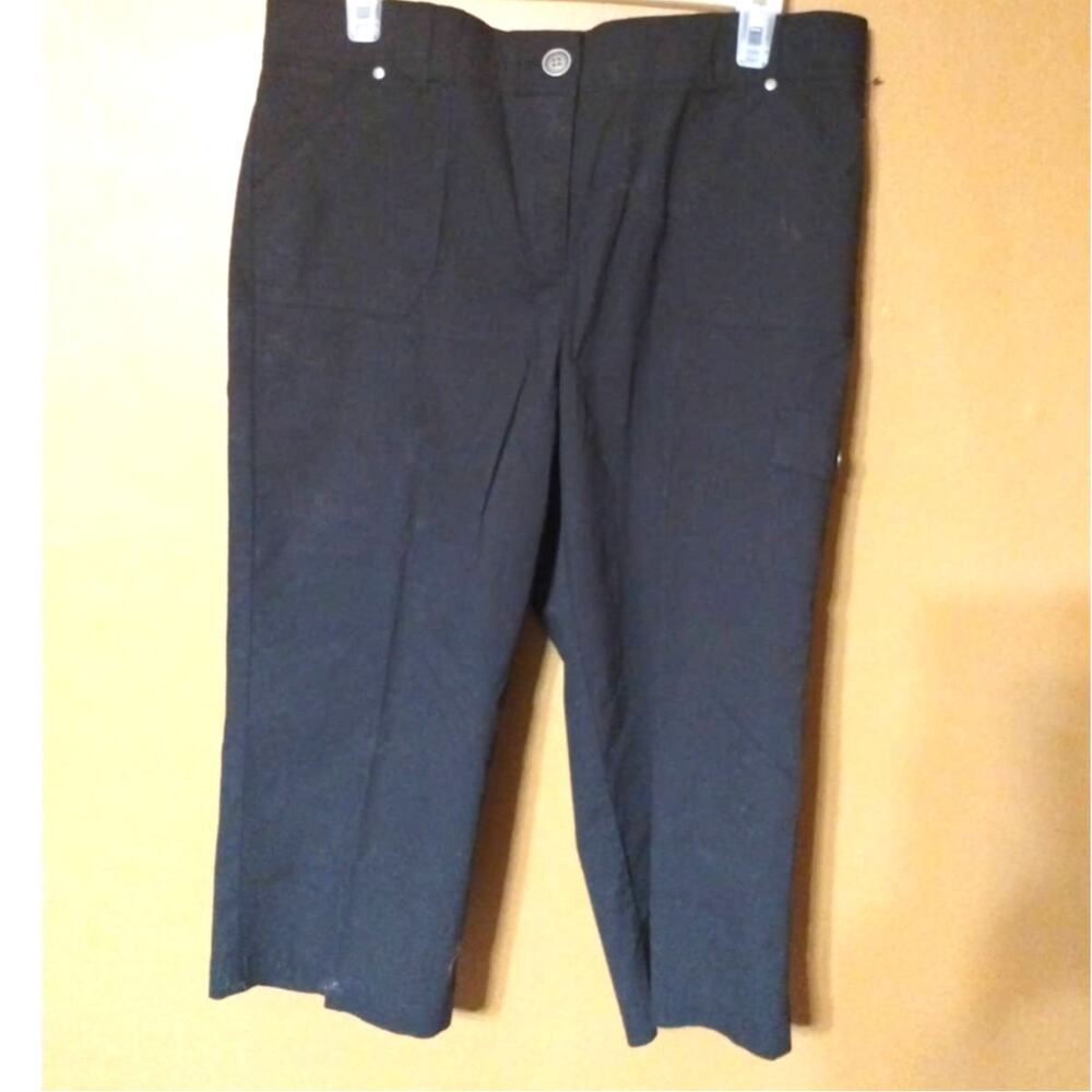 Relativity Capri Pants Black size 10 NWT